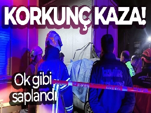 İzmir'de hafif ticari araç tıra ok gibi saplandı: 1 ölü