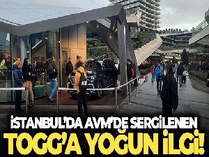 İstanbul'da AVM'de sergilenen Togg'a yoğun ilgi