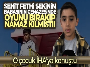 Oyun oynamayı bırakıp kaydırak üzerinde namaz kılan çocuk İHA'ya konuştu