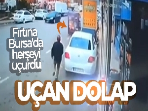 Uçan dolap...Fırtına Bursa'da her şeyi uçurdu
