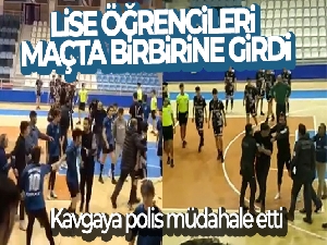 Lise öğrencileri maçta birbirine girdi, kavgaya polis müdahale etti