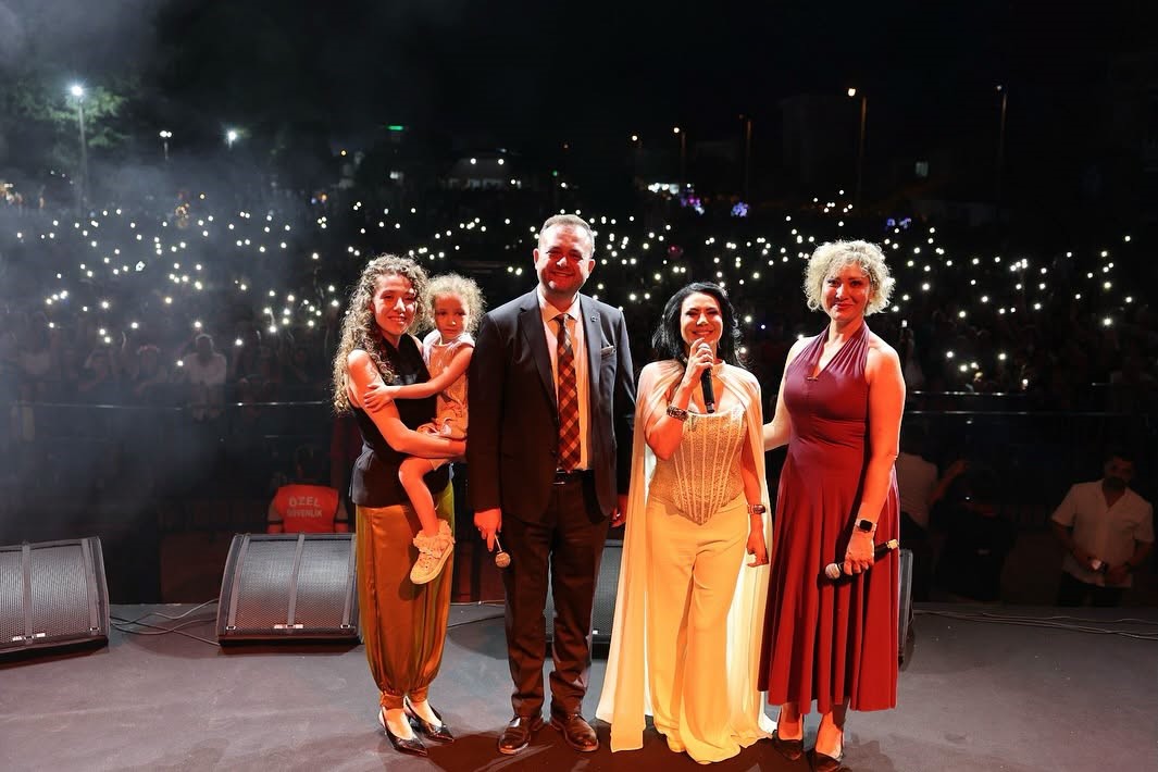 civril-de-festival-coskusu-ayse-dincer-ile-yasandi