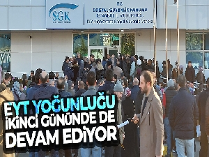Küçükçekmece'de EYT yoğunluğu ikinci gününde de devam ediyor