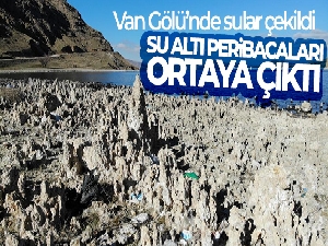 Van Gölü'nde sular çekildi, su altı peribacaları ortaya çıktı