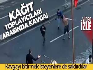 Zeytinburnu'da kağıt toplayıcıları arasında karton kavgası kamerada