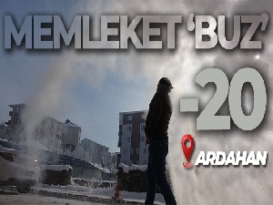 Ardahan buz kesti, havaya serpilen sıcak su bile dondu