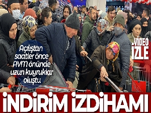 İstanbul'da market açılışında 'indirim' izdihamı