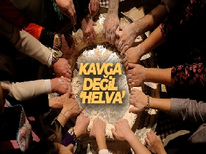 Altı kişinin kol kuvvetiyle yapılan tatlı, yapımı saatler sürse de tadına doyulmuyor