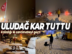 Kar kalınlığı 16 santimetreyi geçti, vatandaşlar Uludağ'a akın etti