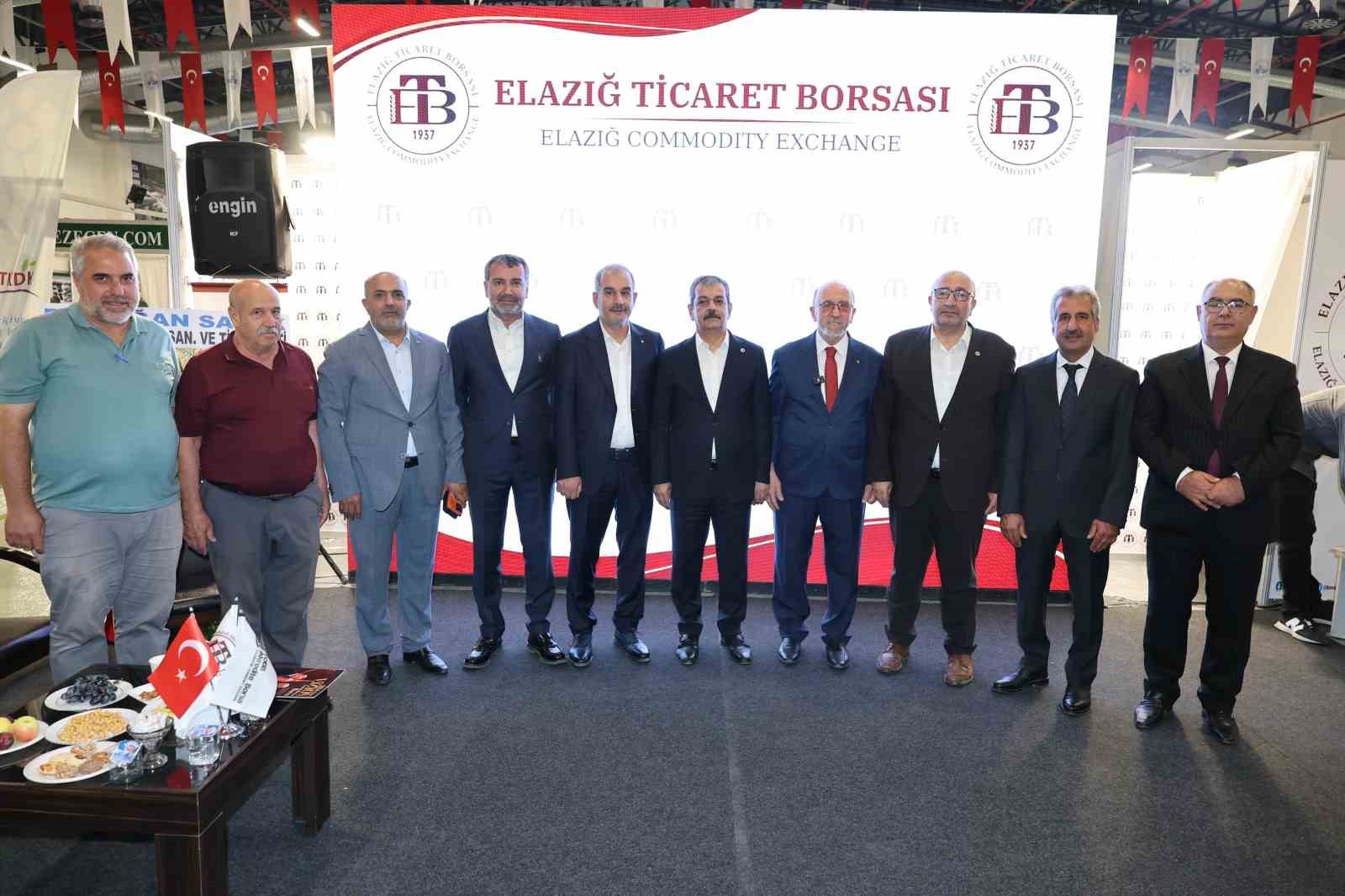 elazig-ticaret-borsasi-standina-fuarda-yogun-ilgi