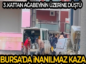 Bursa'da inanılmaz olay...3.kattan ağabeyinin üzerine düştü: 2 yaralı