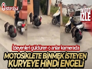 Motosikletine binmek isteyen kuryeye hindi engeli