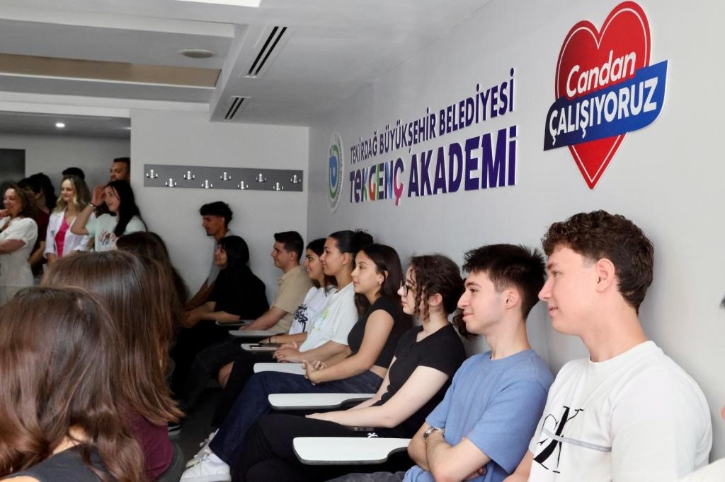 tekirdag-buyuksehir-den-yks-tercih-doneminde-ucretsiz-danismanlik-destegi