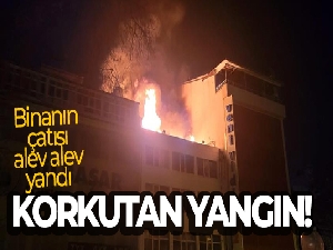 Ankara'da 4 katlı metruk binanın çatısı alev alev yandı