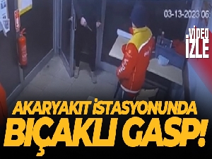İstanbul'da akaryakıt istasyonunda bıçaklı gasp kamerada