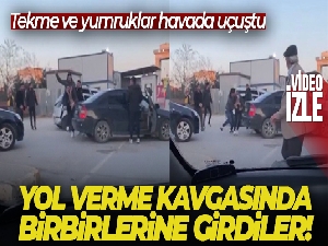 Sultanbeyli'de uçan tekmeli yol verme kavgası kamerada