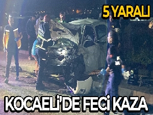 Kocaeli'de iki otomobil kafa kafaya çarpıştı: 5 yaralı