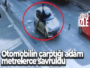 Otomobilin çarptığı adam metrelerce savruldu