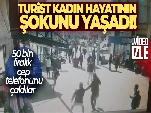 Taksim Meydanı'nda turist kadına kapkaç kamerada