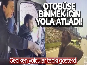 Otobüse binmek için yola böyle atladı, geciken yolcular tepki gösterdi