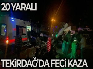 Tur minibüsü ile otomobil çarpıştı: 20 kişi yaralandı