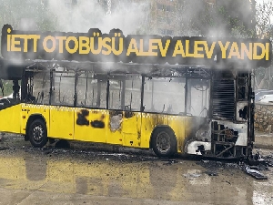 Kartal'da park halindeki İETT otobüsünde yangın çıktı