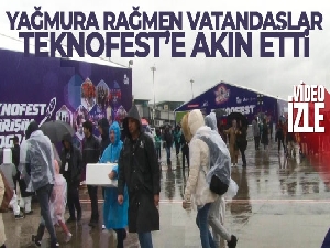 Yağmura rağmen vatandaşlar TEKNOFEST'e akın etti