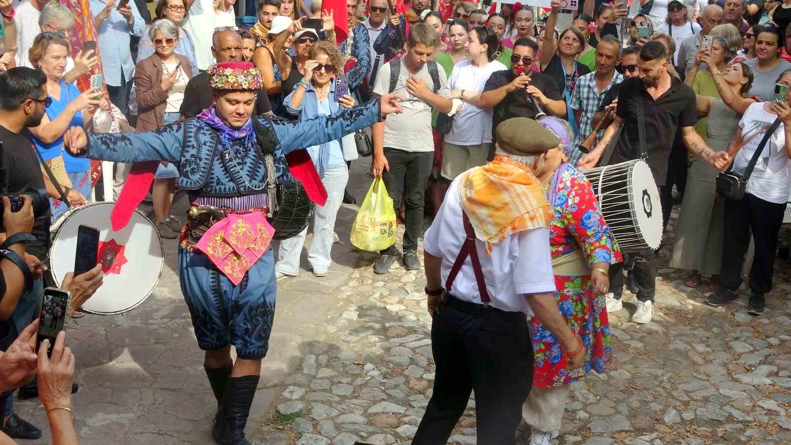 mugla-da-5-uluslararasi-geleneksel-dugun-yemekleri-festivali-coskuyla-gerceklestirildi