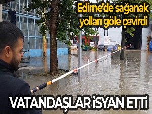Edirne'de araçlar mahsur kaldı, vatandaş göle dönen yola olta attı