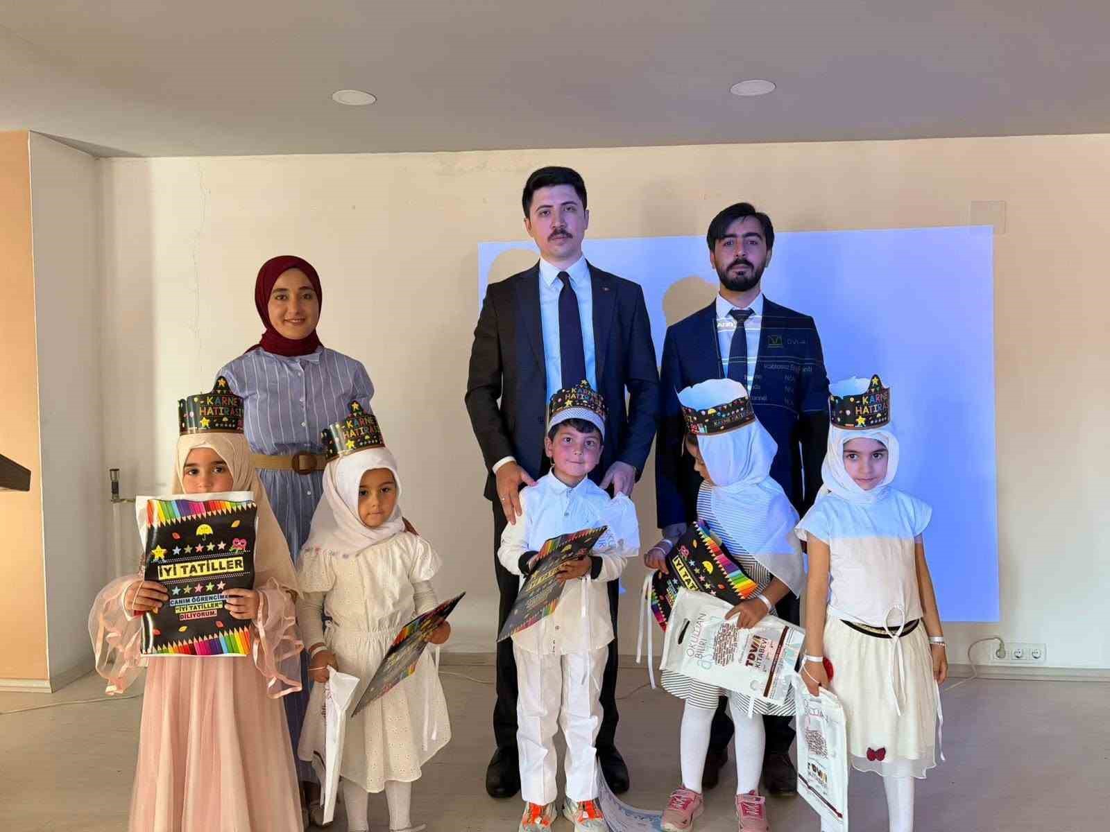 kaymakam-kahraman-minik-ogrencilerin-heyecanina-ortak-oldu