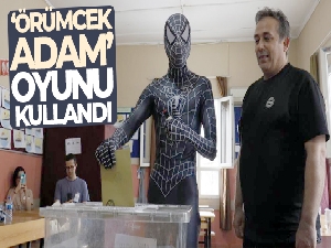 Adanalı 'Örümcek Adam', Cumhurbaşkanlığı seçimi için oyunu kullandı