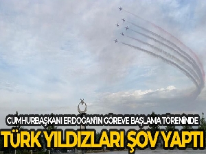 Cumhurbaşkanı Erdoğan'ın göreve başlama töreninde Türk Yıldızları şov yaptı