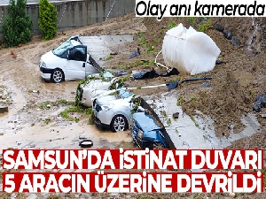 Samsun'da istinat duvarı 5 aracın üzerine devrildi: Olay anı kamerada