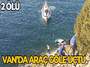 Gevaş'ta araç göle uçtu: 2 ölü