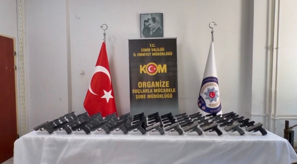 izmir-de-suc-orgutlerine-yonelik-es-zamanli-operasyon-10-tutuklama