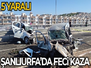 Şanlıurfa'da hafif ticari araç ile otomobil çarpıştı: 5 yaralı