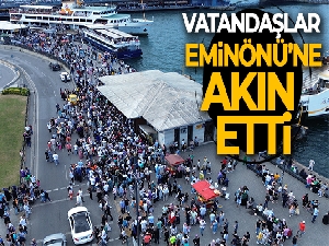 Eminönü'nde bayram nedeniyle oluşan insan seli havadan görüntülendi