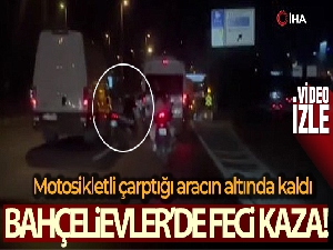 Motosikletli çarptığı aracın altında kaldı