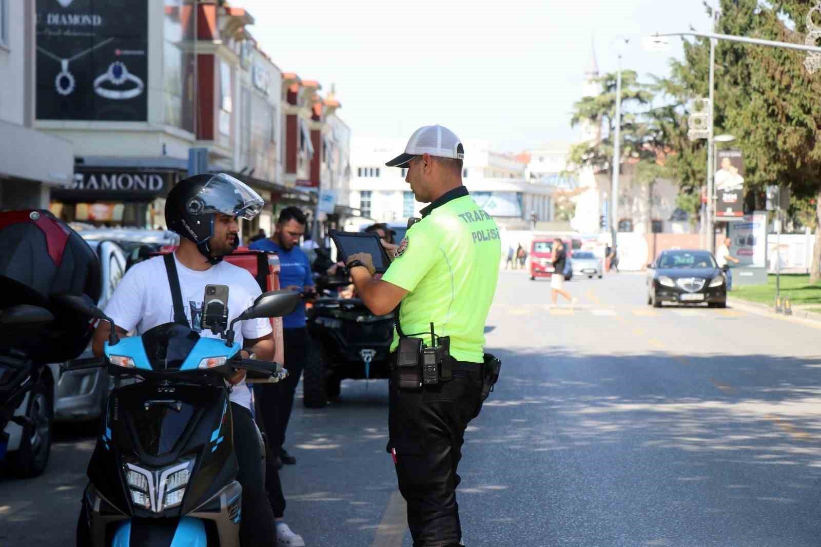 kurban-bayrami-nda-2-bin-563-polis-ve-jandarma-gorev-yapacak