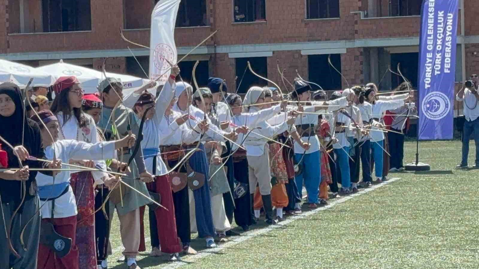 akcakoca-geleneksel-turk-okculugu-sampiyonasi-na-ev-sahipligi-yapiyor