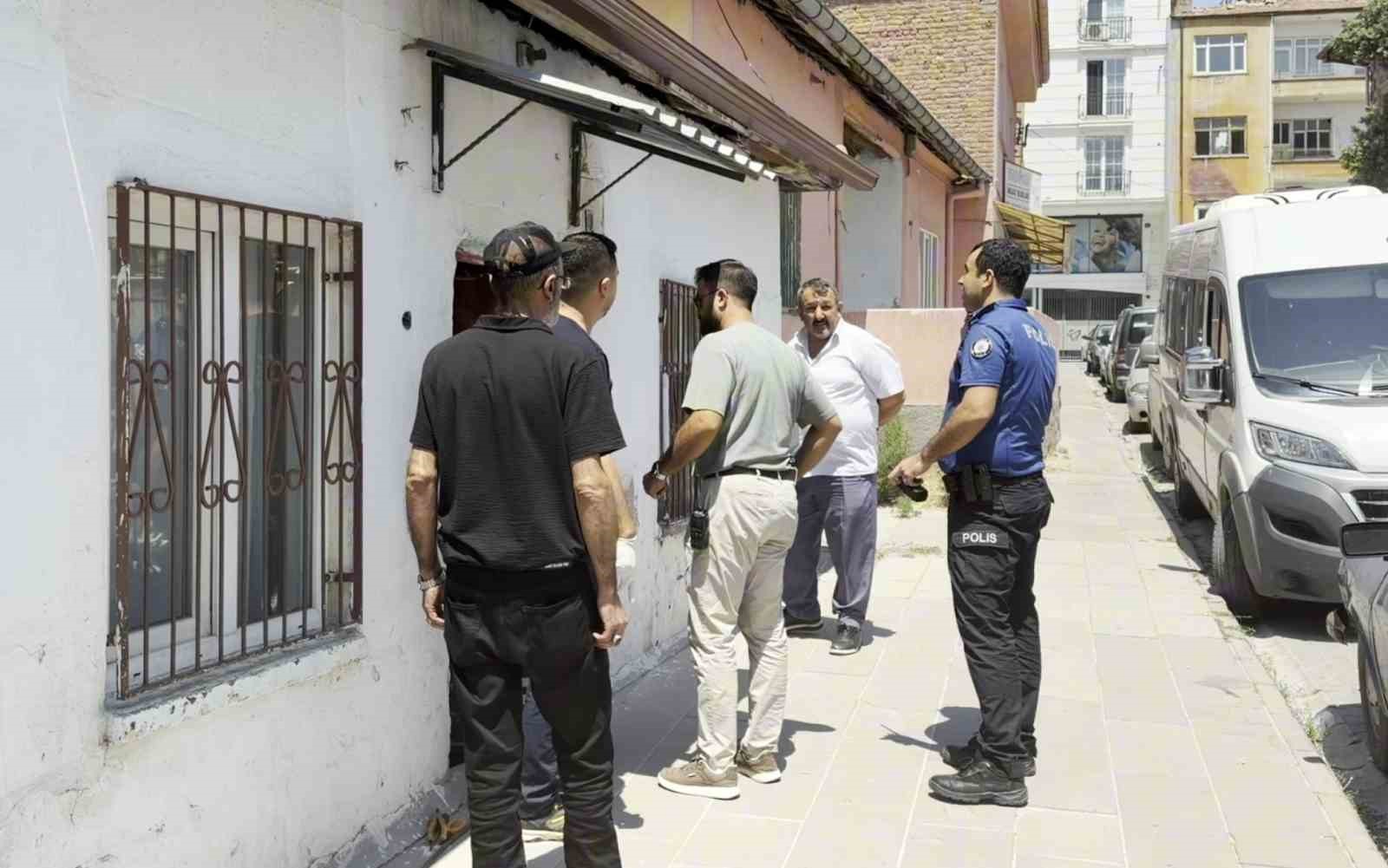 aksaray-da-bir-kisi-arkadasi-tarafindan-evinde-olu-bulundu