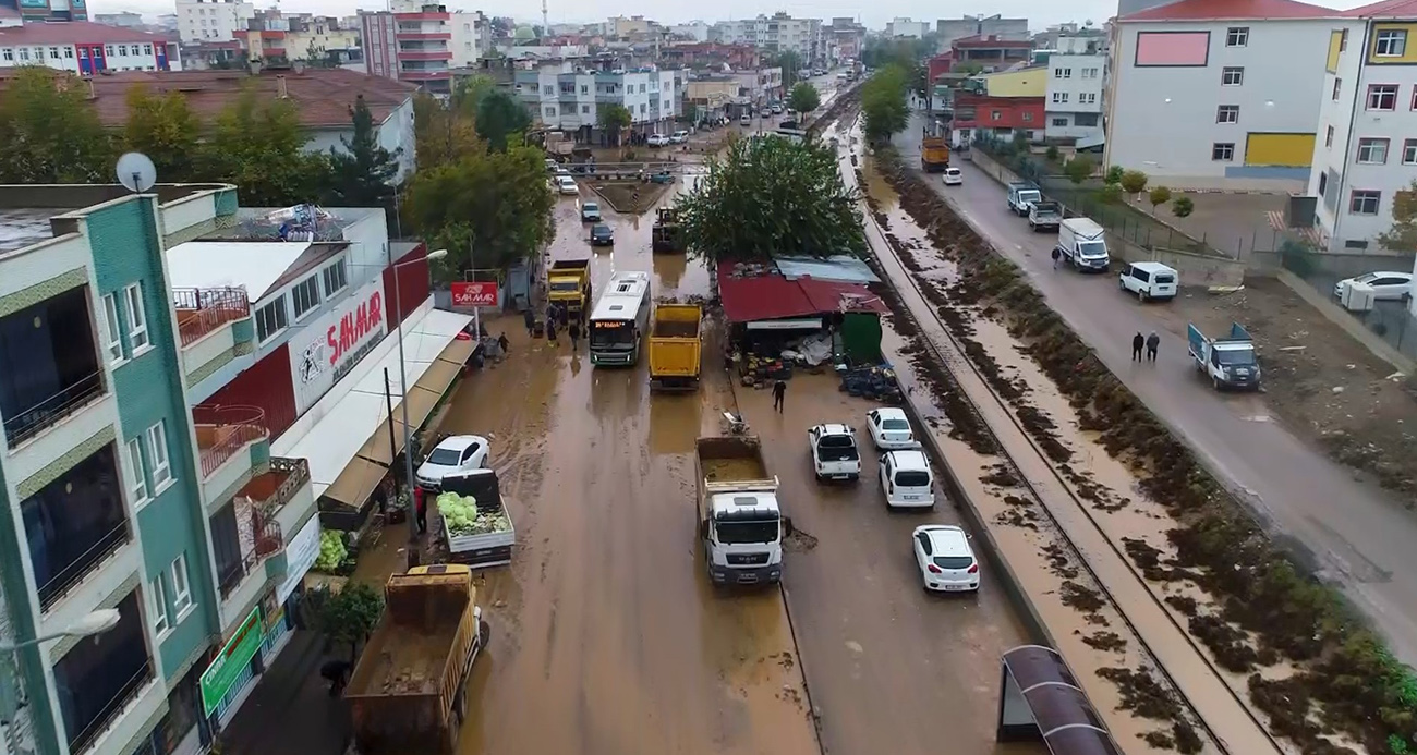 Batman’da selzedelerin yaraları sarılıyor