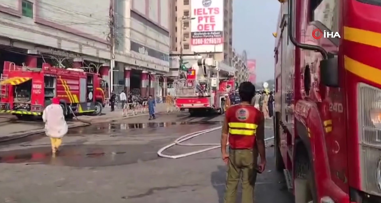 Pakistan'da yangın faciası!