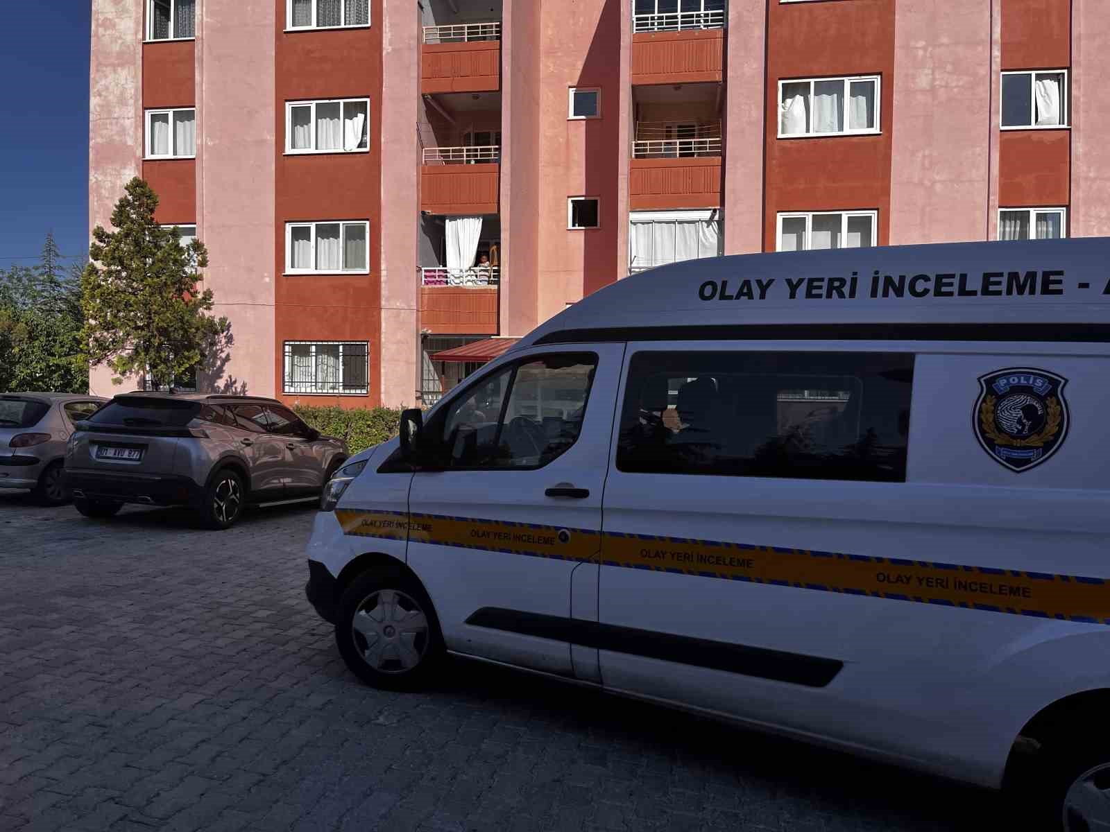 nigde-de-3-kattan-dusen-cocuk-agir-yaralandi