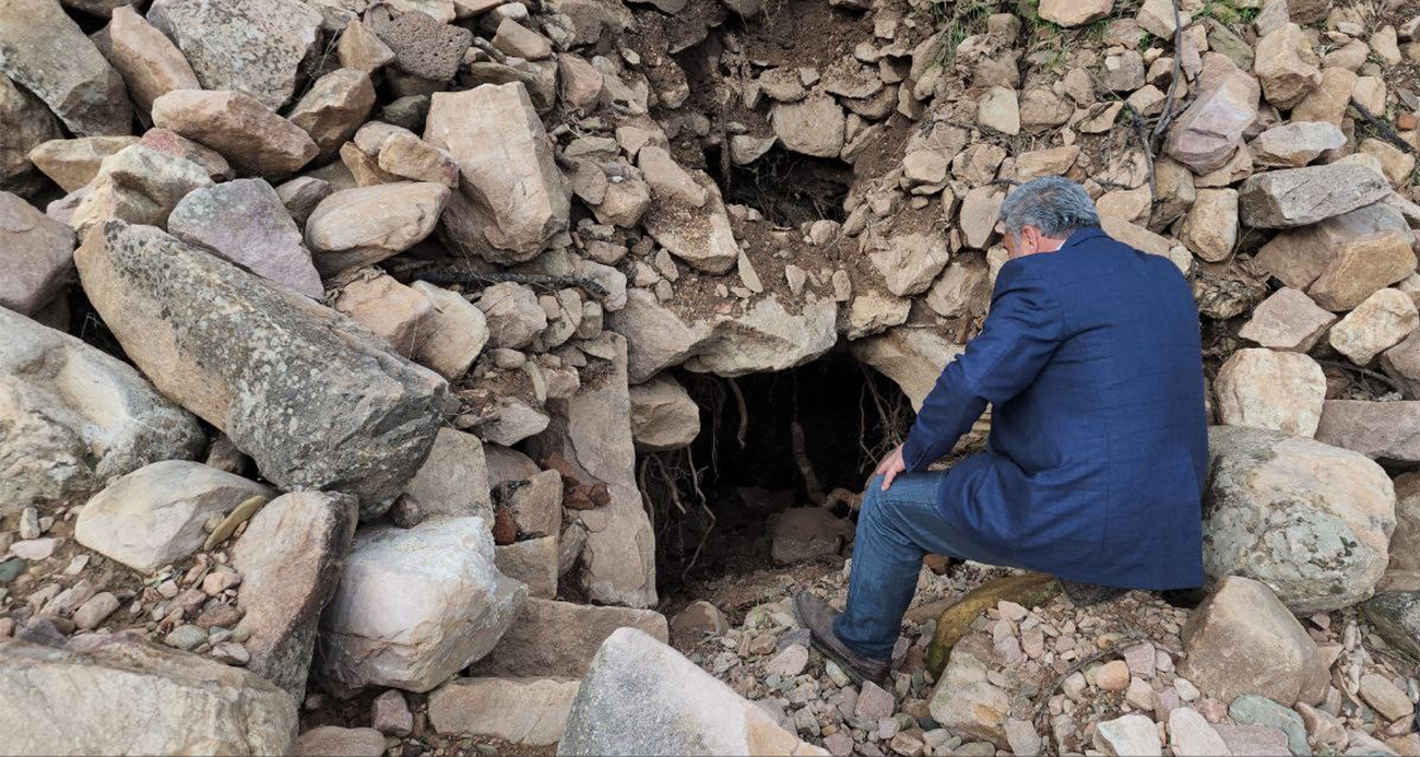 Deprem bölgesinde obruklardan çıkan sıvı vatandaşları meraklandırdı