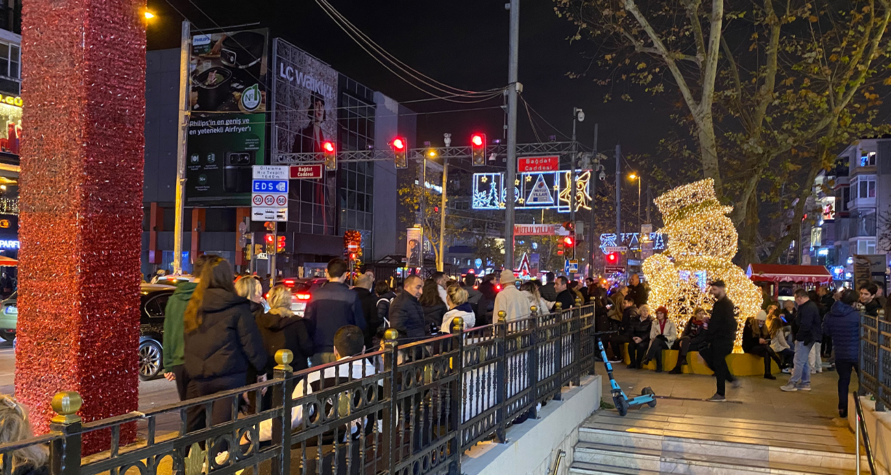 Bağdat Caddesi’nde vatandaşlar yeni yıla coşkuyla girdi