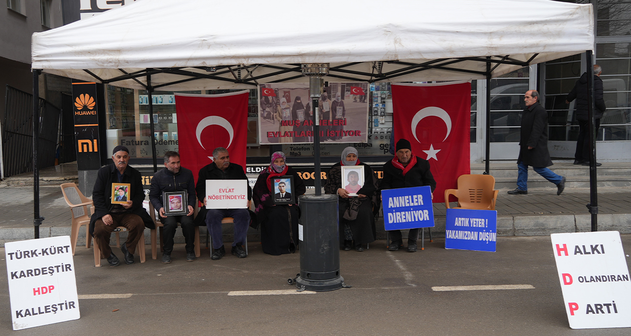 Acılı anne: “Yeni yıla girdik ama ciğerimiz yanık, evlatlarımız yok”