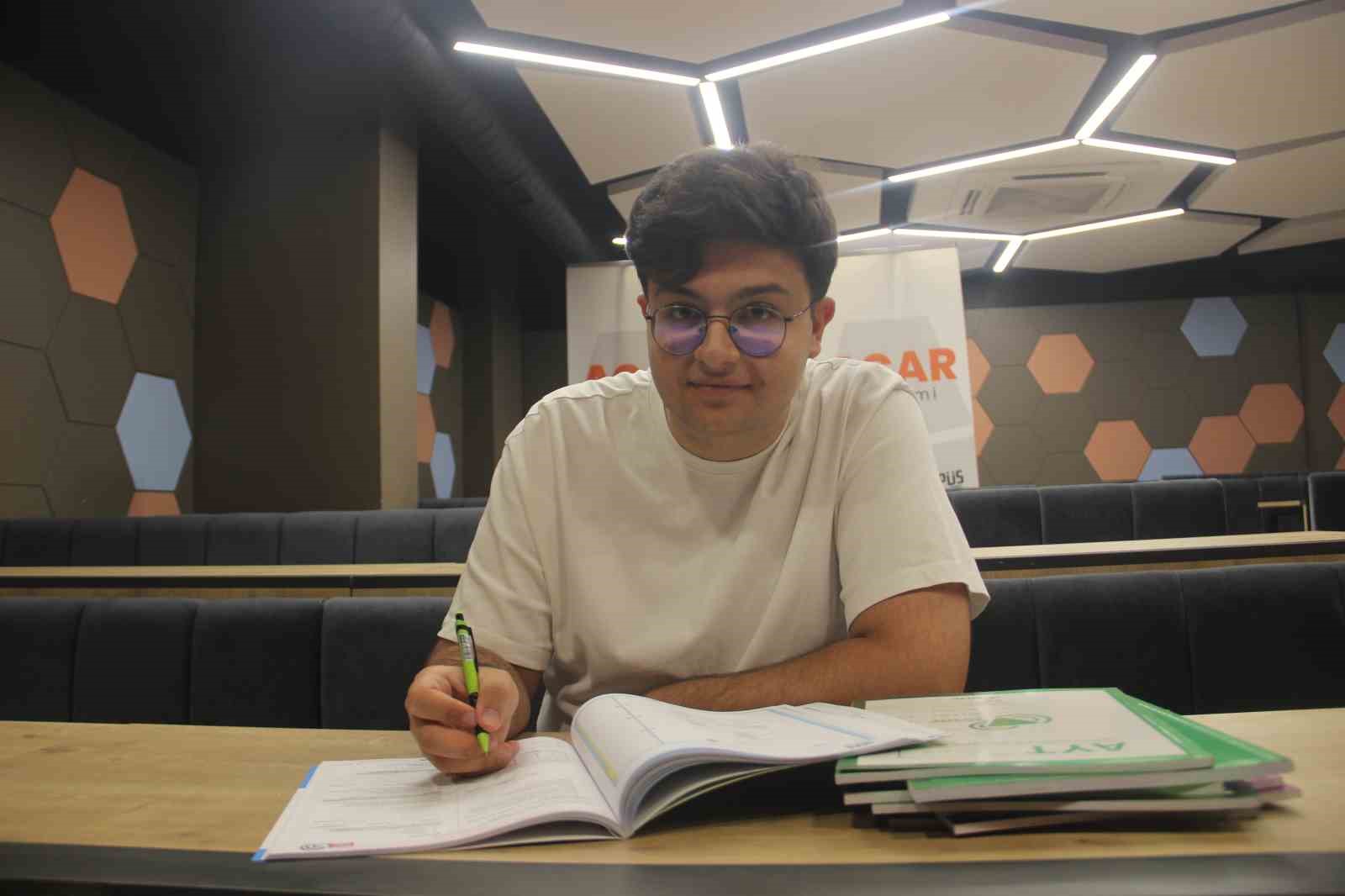 tyt-turkiye-birincisinin-hedefi-hacettepe-tip-fakultesi