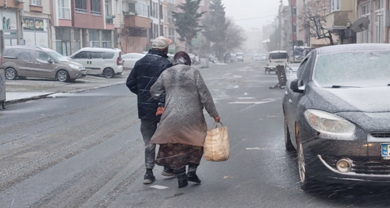 Kar İstanbul’un sınırına dayandı