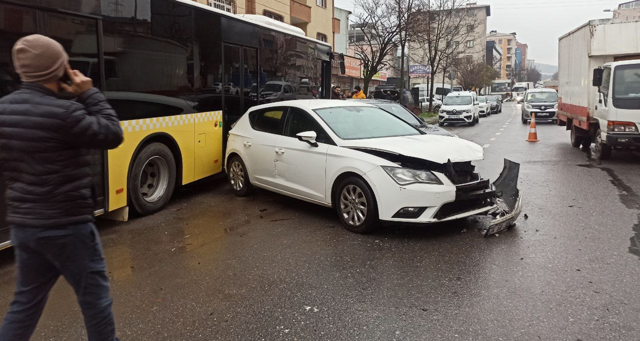 Ataşehir’de İETT otobüsü 4 araca çarptı